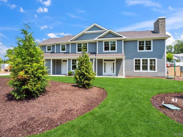 46 Plainview Road, Woodbury NY 11797