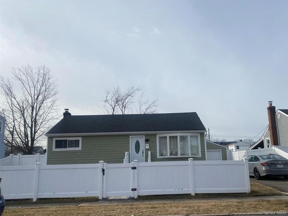 15 Penndale Drive, Amityville NY 11701