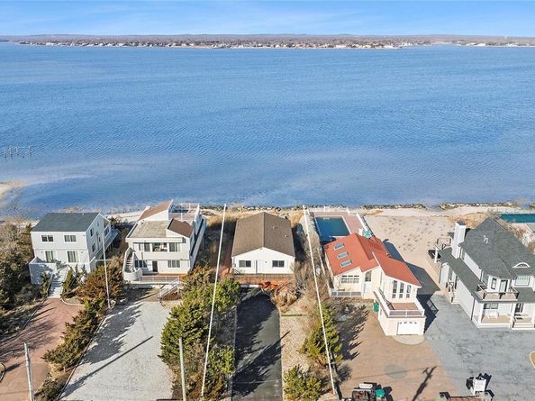 626 Dune Road, Westhampton NY 11978