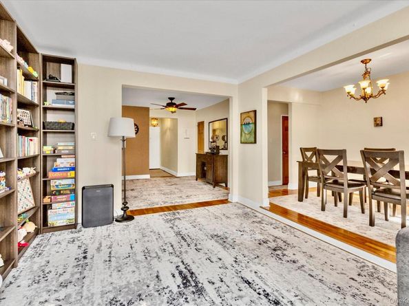 67-12 Yellowstone Boulevard E8, Forest Hills NY 11375