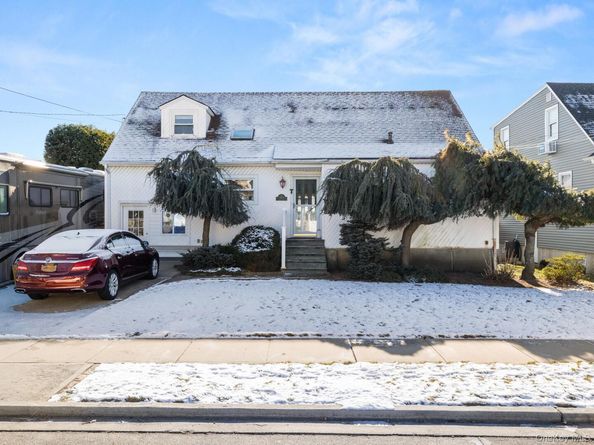 3806 Tiana Street, Seaford NY 11783