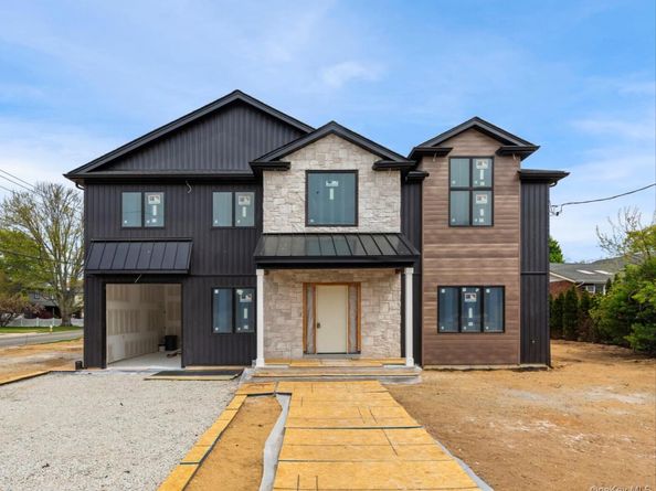 555 Marian Court, East Meadow NY 11554