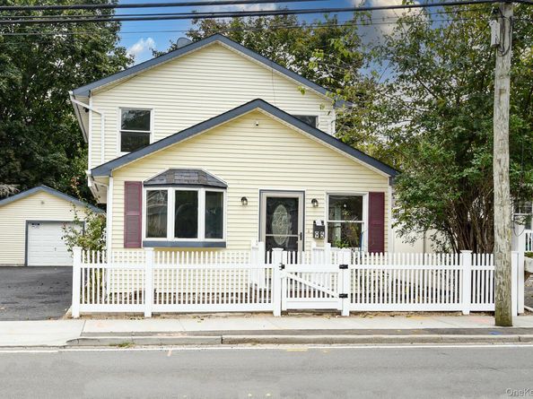 95 E Pulaski Road, Huntington Station NY 11746