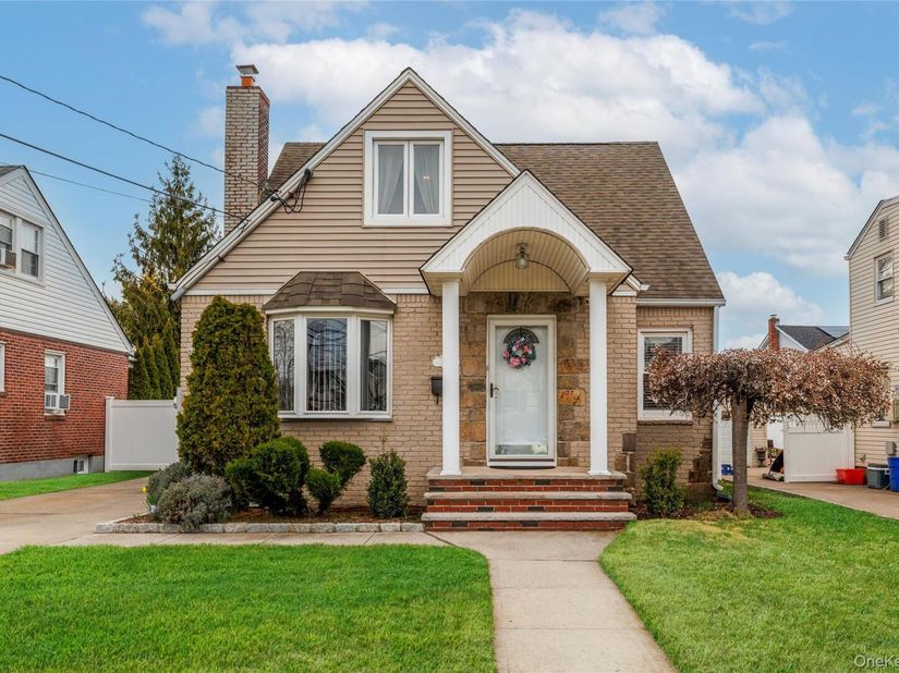 934 Hancock Street, Franklin Square NY 11010
