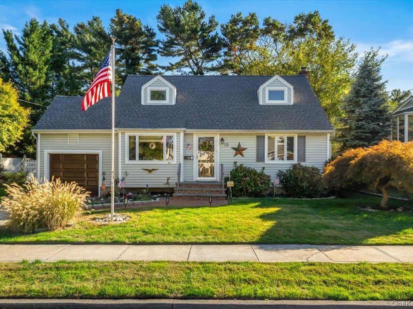 18 Nims Avenue, West Babylon NY 11704