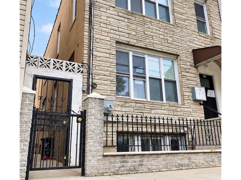 36-13 Greenpoint Avenue, Long Island City NY 11101