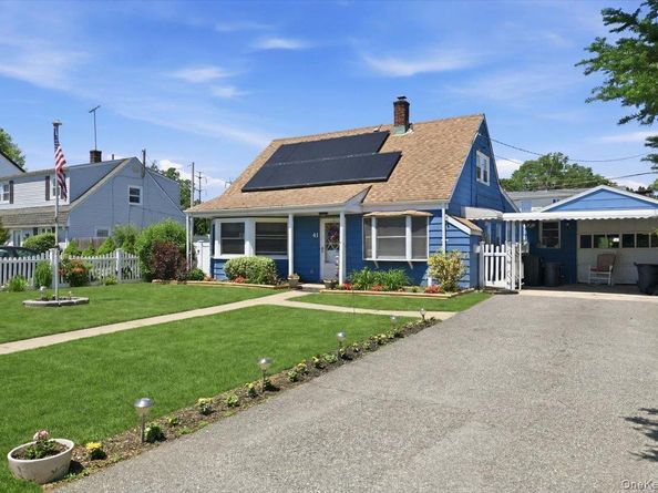 41 Sugar Maple Road, Levittown NY 11756