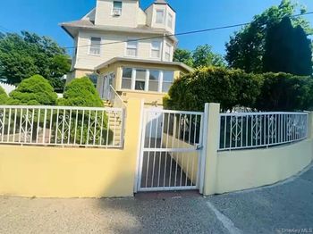 11 - 15 Landscape Ave Avenue