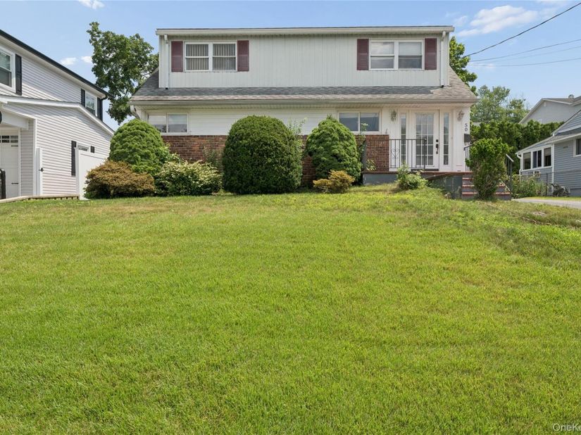 50 Hazelton Road, Yonkers NY 10710