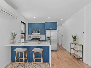 234 E 42nd Street