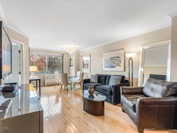220-55 46th Avenue 5P, Bayside NY 11361