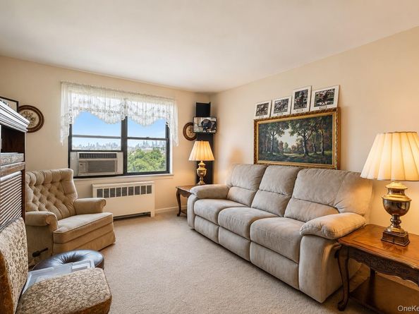5224 65th Place 3L, Maspeth NY 11378