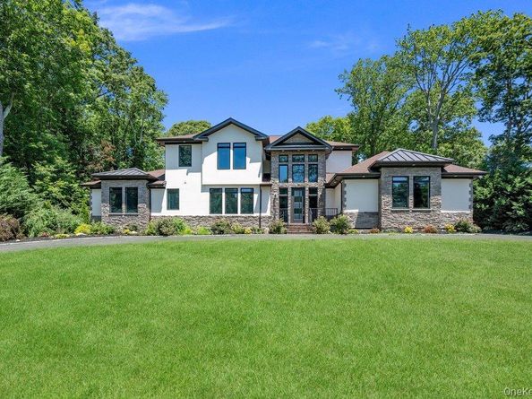 21 Arista Drive, Dix Hills NY 11746