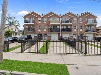 1076 Gipson Street