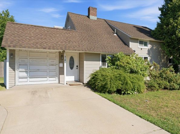 47 Greenvale Lane, Levittown NY 11756