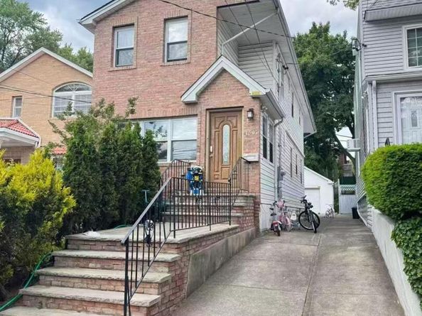 42-05 249th Street 2, Little Neck NY 11363