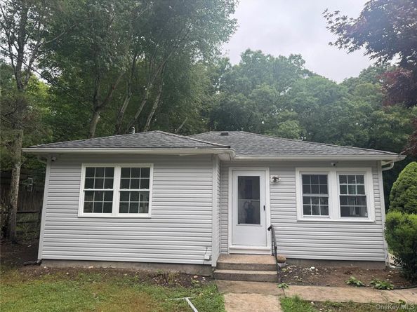 7 Candido Avenue S, Shirley NY 11967