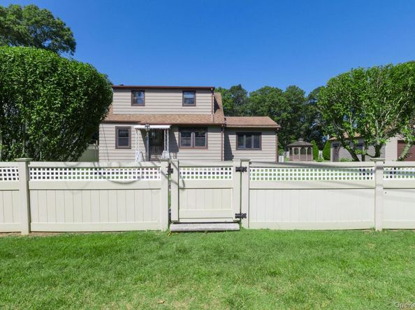 16 Ormond Place, Shirley NY 11967
