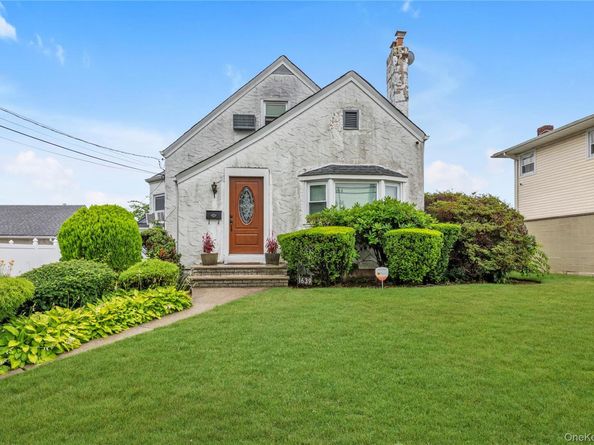 1639 Empire Street, Elmont NY 11003
