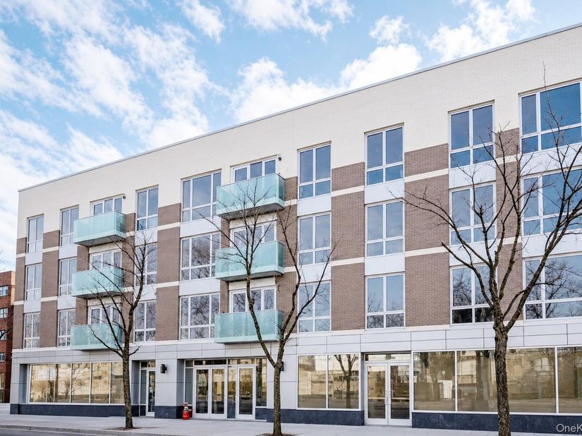 15815 Union Turnpike 402N, Fresh Meadows NY 11366