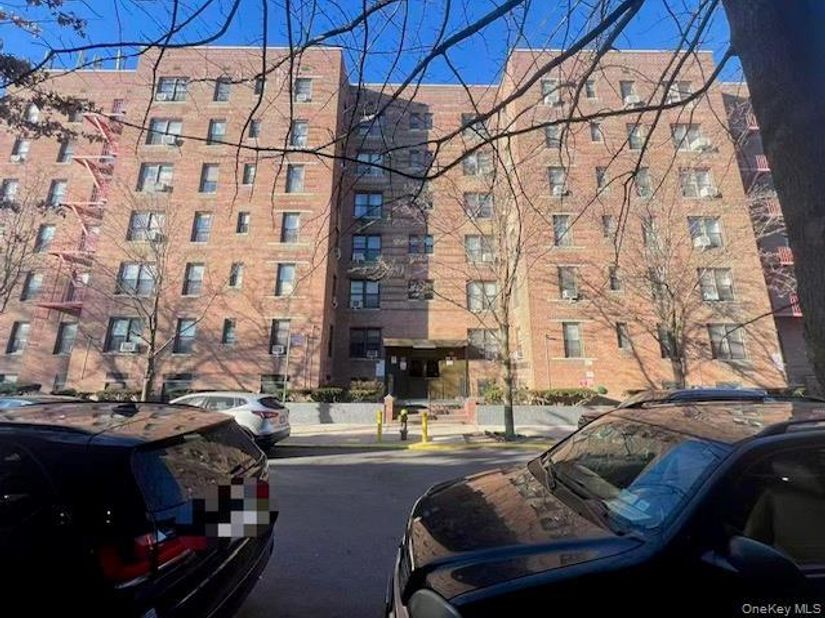 88-30 182nd Street 3F, Hollis NY 11423