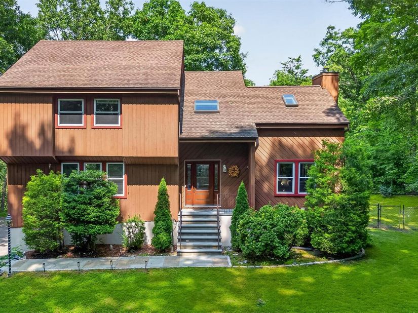 2278 Hunterbrook Road, Yorktown Heights NY 10598