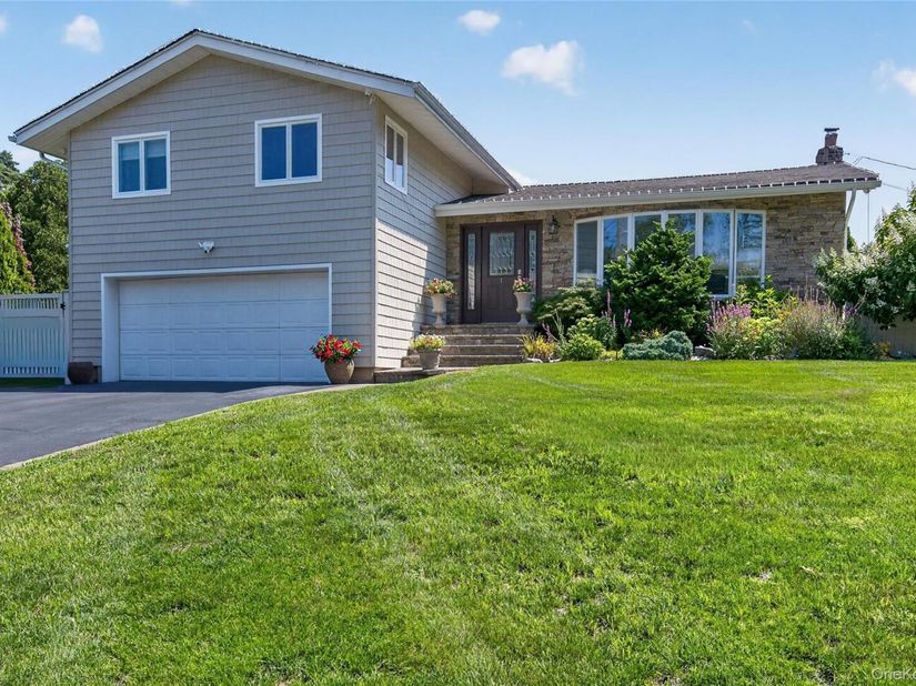 1 Ryan Court, Syosset NY 11791
