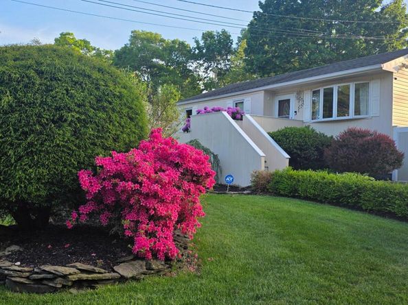 615 Sleepy Hollow Drive, Shirley NY 11967