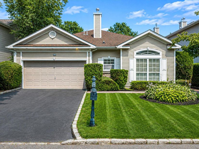 163 Hamlet Drive, Mount Sinai NY 11766