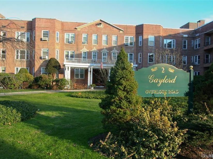 2 Overlook Road 1B6, White Plains NY 10605