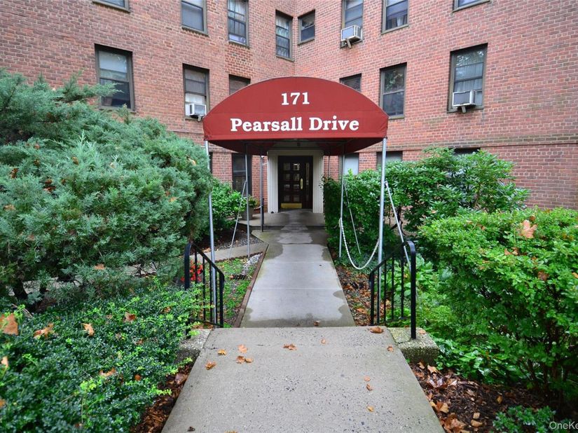 171 Pearsall Drive 1G, Mount Vernon NY 10552