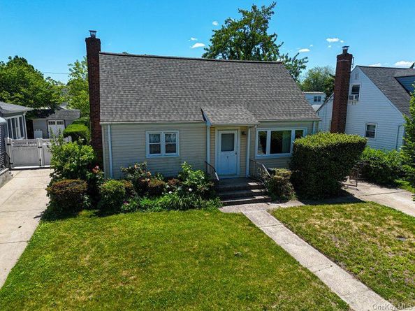 9 Robert Street, Hicksville NY 11801
