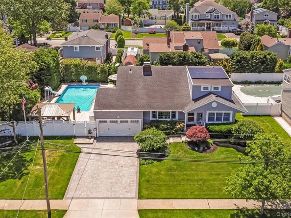 9 W Orlando Street, Massapequa NY 11758
