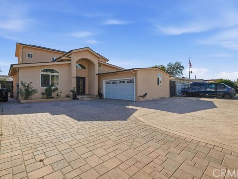 6525 Mary Ellen, Los Angeles CA 91401