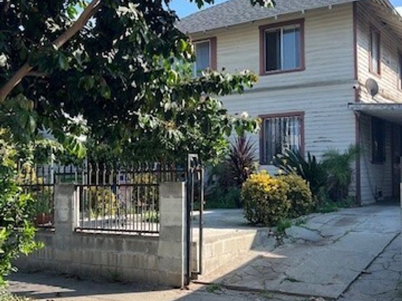 228 Rosemont, Los Angeles CA 90026
