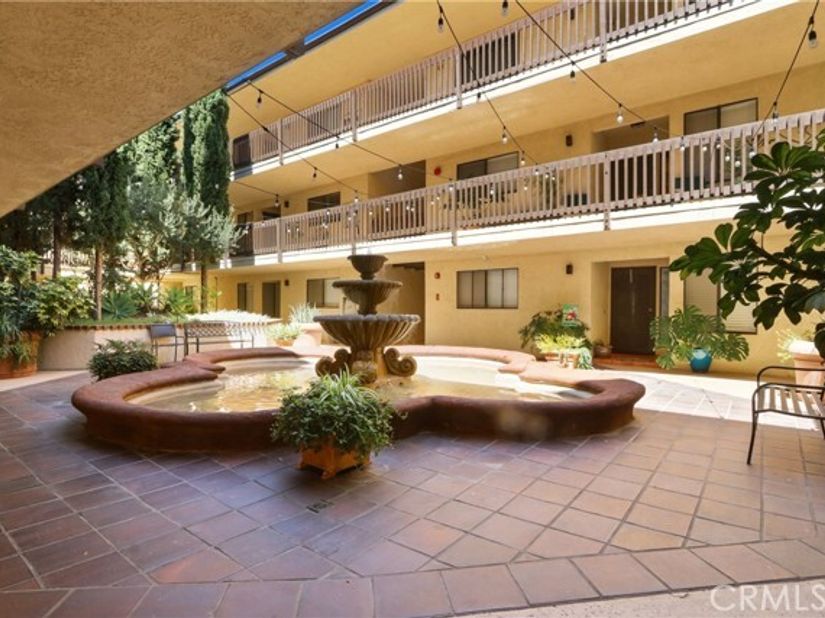 4835 E Anaheim 102, Long Beach CA 90804