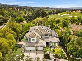 10 Skylark Way