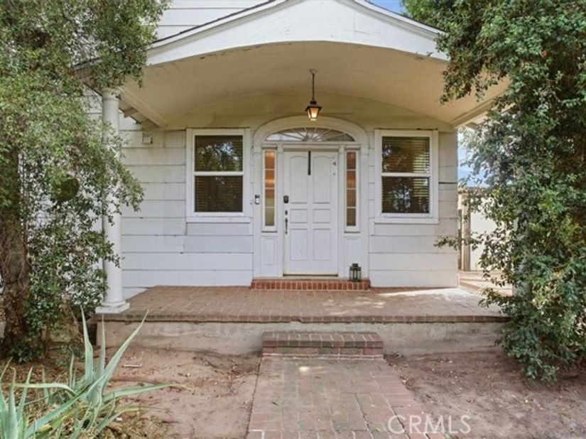 15808 Nordhoff, Los Angeles CA 91343