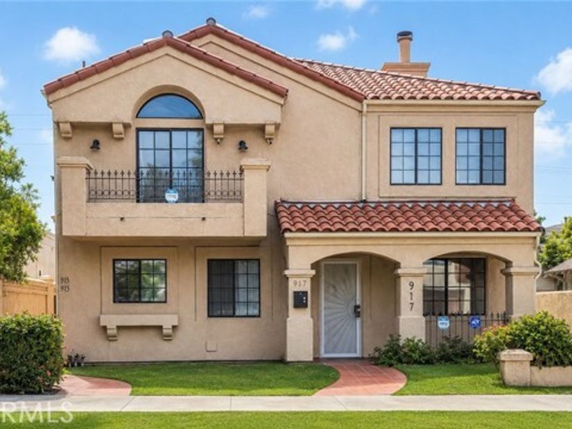 917 Euclid Avenue, Long Beach CA 90804