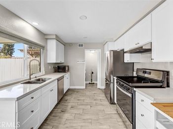 12827 Newhope