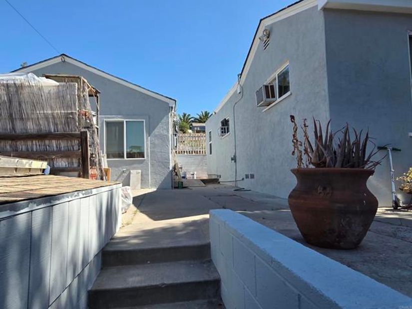 6818 Wunderlin ave, San Diego CA 92114