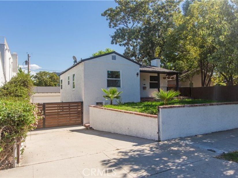 210 N Naomi, Burbank CA 91505