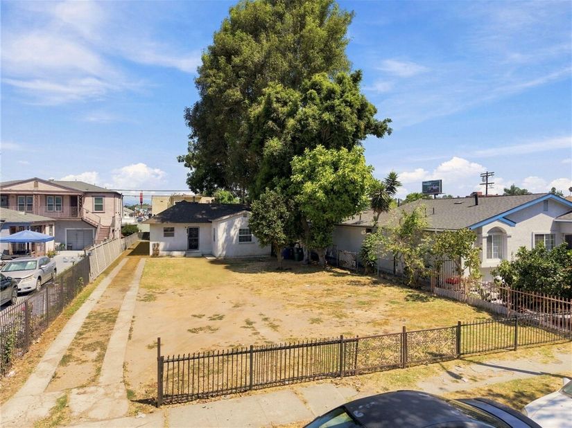 717 W 73rd, Los Angeles CA 90044