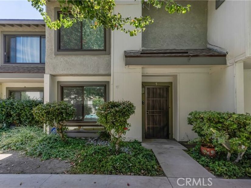 9555 Sepulveda 5, North Hills (los Angeles) CA 91343