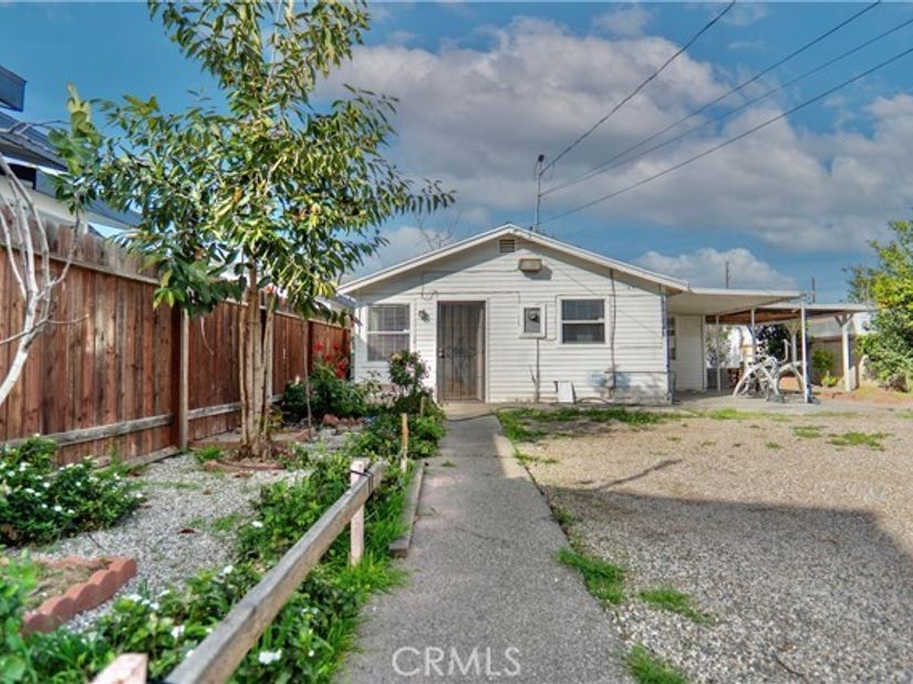14841 Archwood, Van Nuys (los Angeles) CA 91405