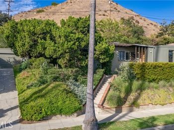 1011 W Mountain
