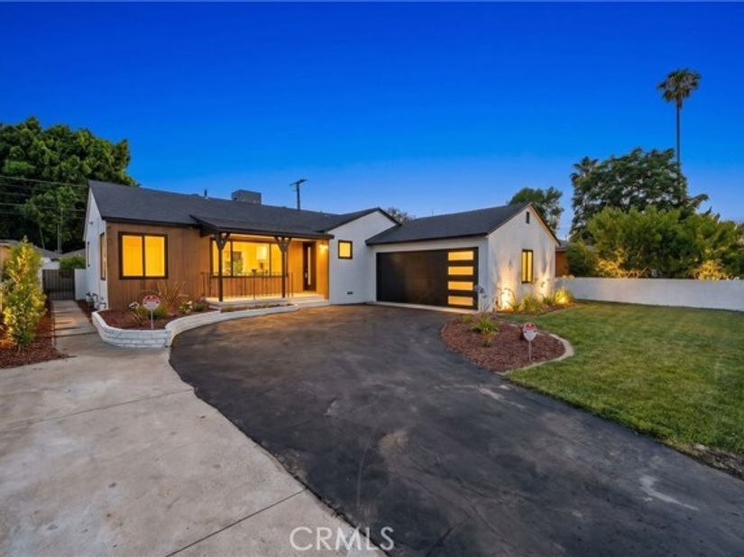 9753 Mercedes Avenue, Arleta (los Angeles) CA 91331
