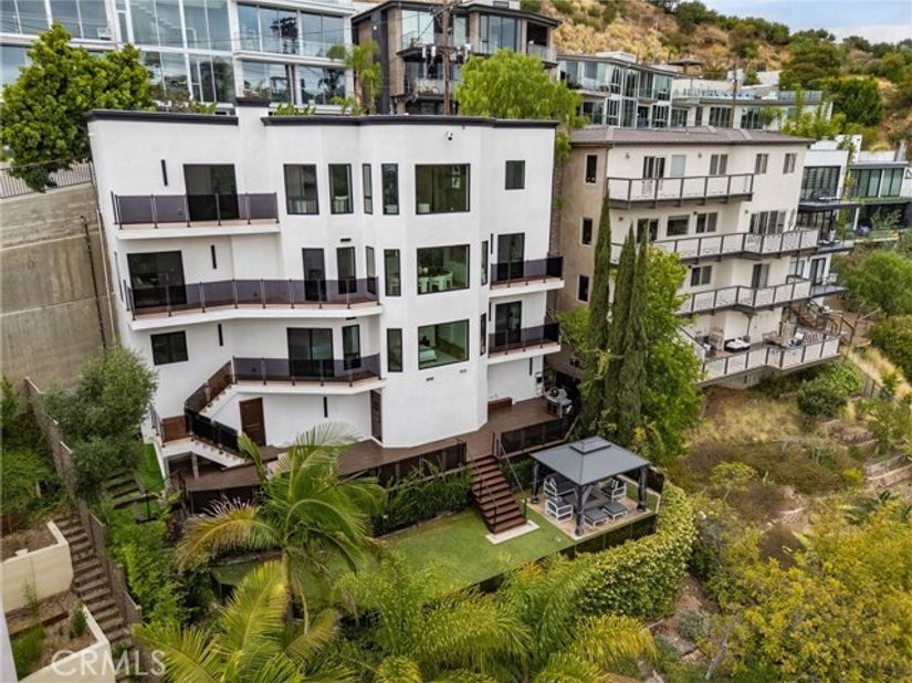 6438 Georgius, Los Angeles CA 90068