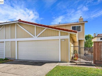 8373 Locust Pl