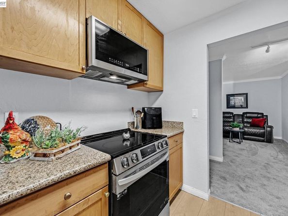 1087 Murrieta Blvd 242, Livermore CA 94550